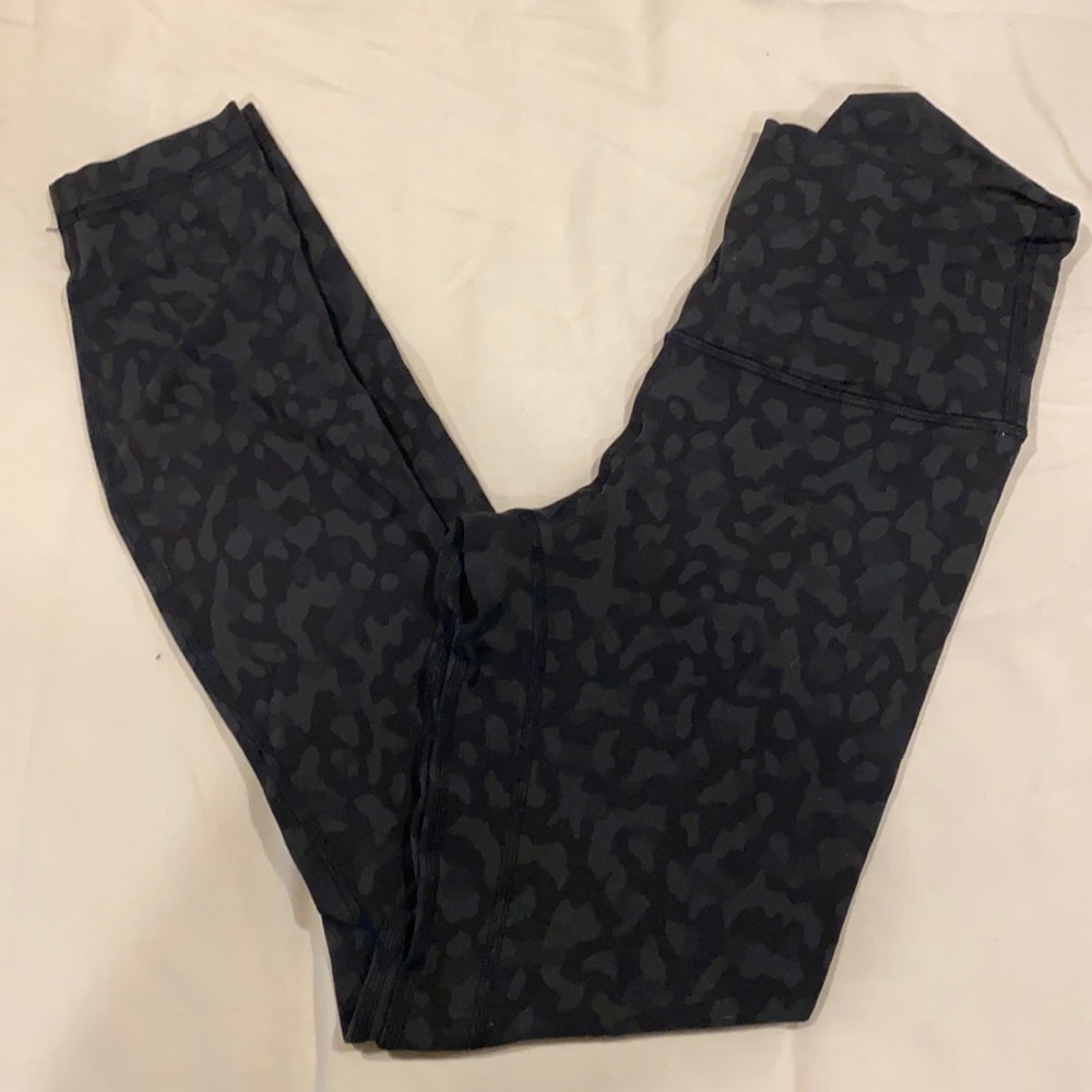 Lululemon align, evergreen camo color size2
